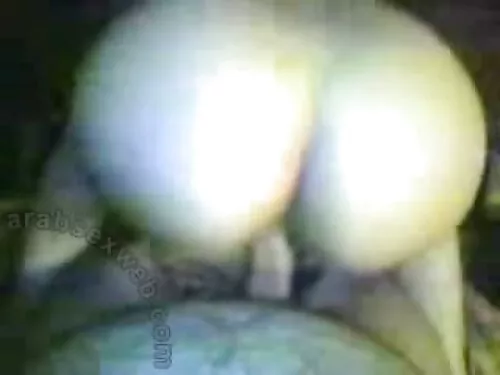 लवली ब्रुनेट किशोरी  ...